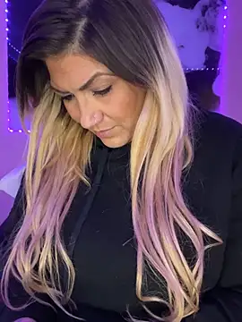 Snapshot of LittleMissEeve chatting on 03-03-25, 04:36 LittleMissEeve online show from 03-03-25, 04:36