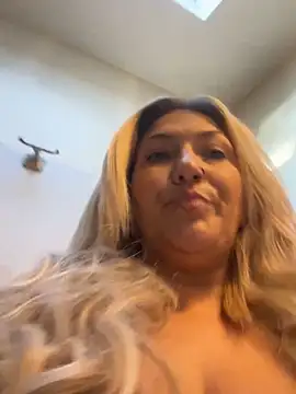 Snapshot of LittleMissEeve chatting on 09-24-25, 10:02 LittleMissEeve online show from 09-24-25, 10:02