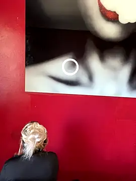 Snapshot of LittleMissEeve chatting on 10-24-25, 06:37 LittleMissEeve online show from 10-24-25, 06:37