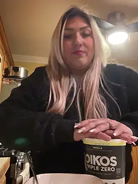 Snapshot of LittleMissEeve chatting on 11-29-25, 11:52 LittleMissEeve online show from 11-29-25, 11:52