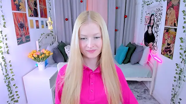 Laly Peach online show from 12-13-24, 11:23