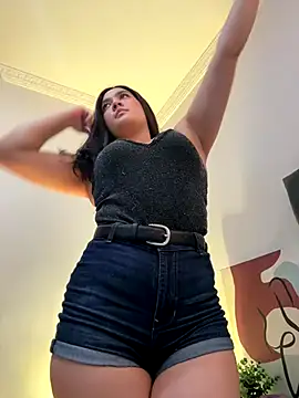 Snapshot of Nina_lovi chatting on 09-21-25, 12:01 Nina lovi online show from 09-21-25, 12:01