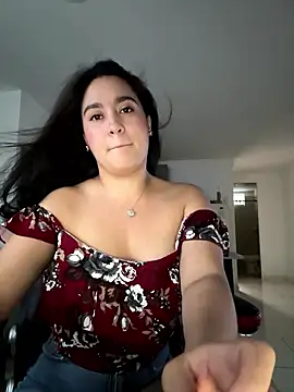 Snapshot of Nina_lovi chatting on 01-14-26, 10:58 Nina lovi online show from 01-14-26, 10:58