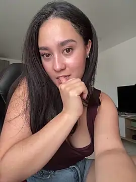 Snapshot of Nina_lovi chatting on 03-19-26, 07:51 Nina lovi online show from 03-19-26, 07:51