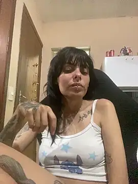 Snapshot of Sarah-safada chatting on 12-16-25, 02:05 Sarah-safada online show from 12-16-25, 02:05