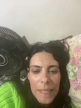 Snapshot of Sarah-safada chatting on 05-24-26, 10:59 Sarah-safada online show from 05-24-26, 10:59