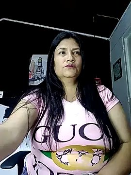 Snapshot of salomexlove_20 chatting on 12-23-24, 04:50 salomexlove 20 online show from 12-23-24, 04:50