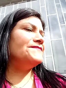 Snapshot of salomexlove_20 chatting on 10-20-25, 01:11 salomexlove 20 online show from 10-20-25, 01:11