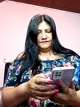 Snapshot of salomexlove_20 chatting on 10-27-25, 12:31 salomexlove 20 online show from 10-27-25, 12:31