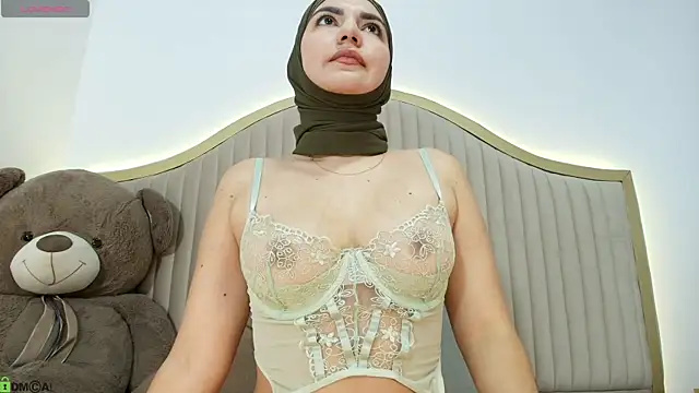 dalilasaadi  online show from 04-28-26, 01:49