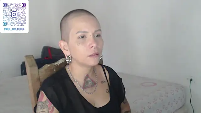 Snapshot of moon_cat85 chatting on 01-27-25, 09:22 moon cat85 online show from 01-27-25, 09:22