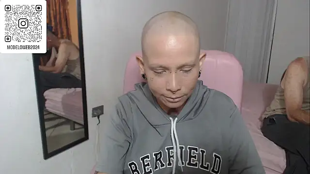 Snapshot of moon_cat85 chatting on 02-17-25, 10:47 moon cat85 online show from 02-17-25, 10:47