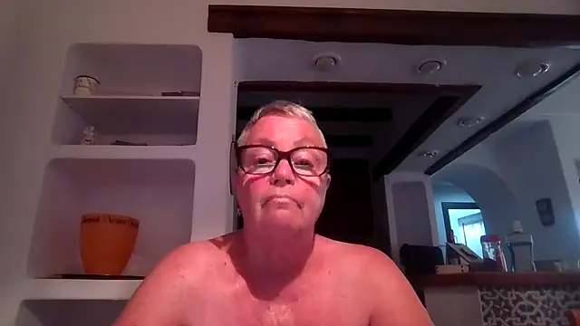 GrannyChrissy68 online show from 10-22-25, 09:14