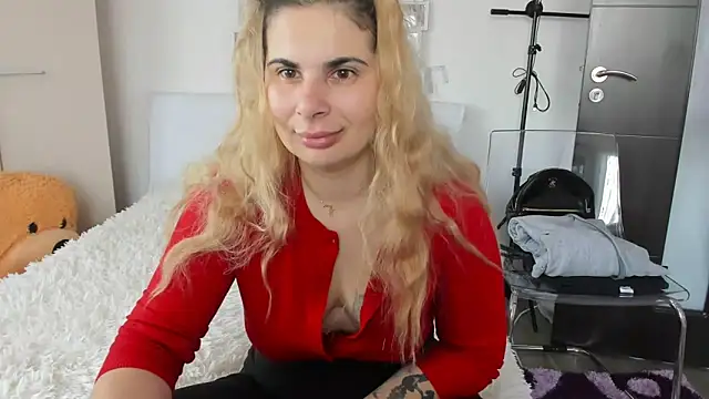 Snapshot of sweetemy4u chatting on 01-07-25, 08:24 sweetemy4u online show from 01-07-25, 08:24