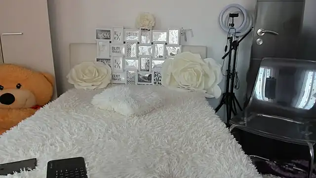 Snapshot of sweetemy4u chatting on 11-14-25, 09:41 sweetemy4u online show from 11-14-25, 09:41