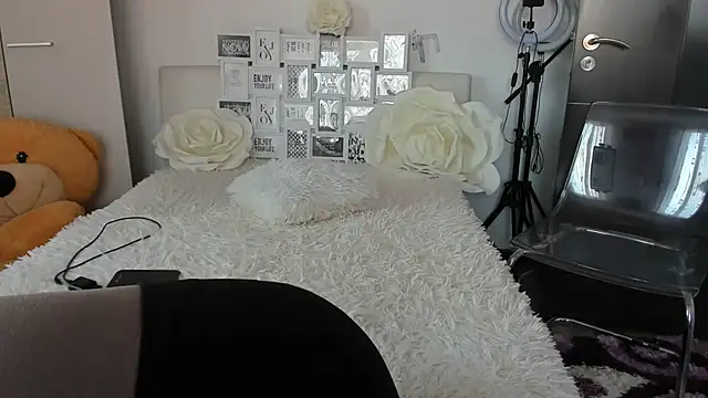 Snapshot of sweetemy4u chatting on 11-24-25, 09:53 sweetemy4u online show from 11-24-25, 09:53