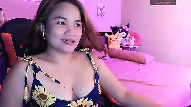 yenyen  online show from 04-26-26, 01:42