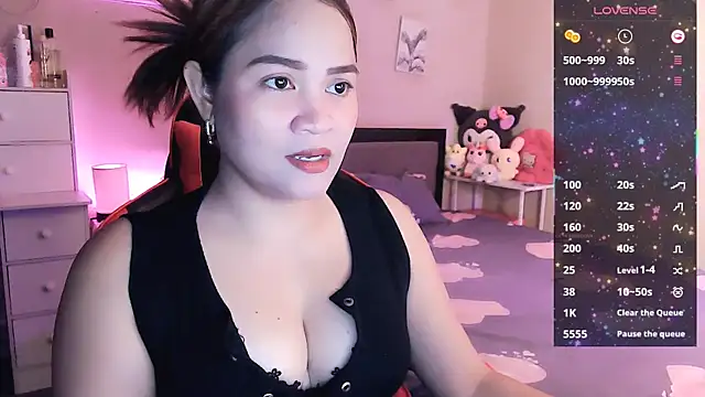 Snapshot of yenyen_ chatting on 05-26-26, 01:23 yenyen online show from 05-26-26, 01:23