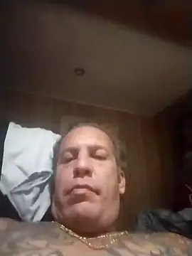 Snapshot of trucker1979 chatting on 10-20-25, 12:44 trucker1979 online show from 10-20-25, 12:44