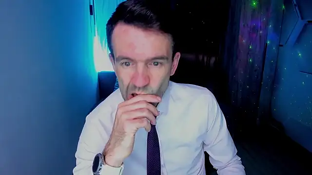 SteveTiger online show from 10-26-25, 03:23