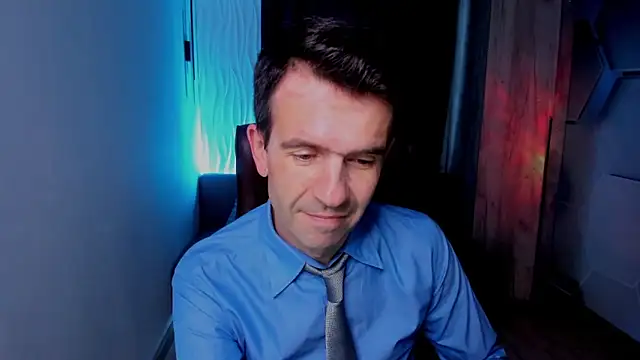 SteveTiger online show from 10-28-25, 01:47