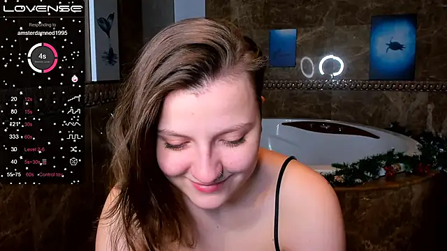 Snapshot of MelindaTin chatting on 01-13-25, 01:02 MelindaTin online show from 01-13-25, 01:02