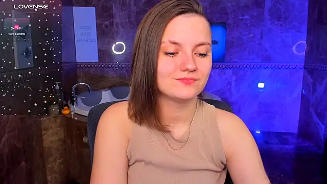 Snapshot of MelindaTin chatting on 05-12-26, 01:25 MelindaTin online show from 05-12-26, 01:25