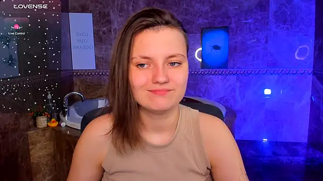 Snapshot of MelindaTin chatting on 05-29-26, 04:38 MelindaTin online show from 05-29-26, 04:38