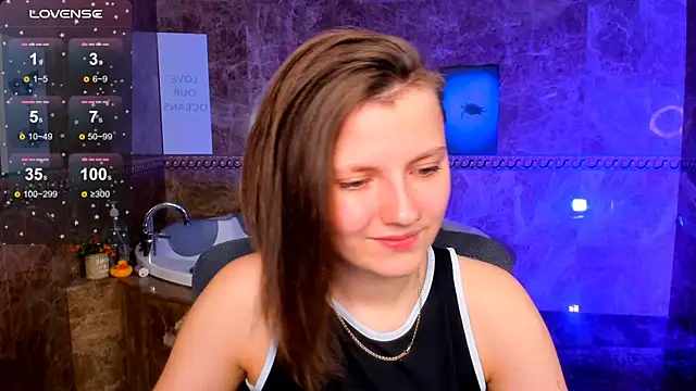 Snapshot of MelindaTin chatting on 06-04-26, 04:35 MelindaTin online show from 06-04-26, 04:35