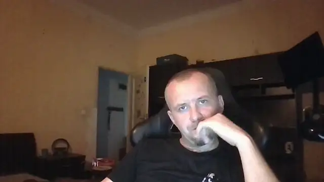 MrWhitePL online show from 07-31-26, 06:18