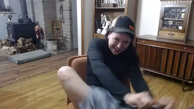 Snapshot of MarcyJones chatting on 02-09-25, 12:06 MarcyJones online show from 02-09-25, 12:06