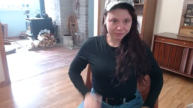 Snapshot of MarcyJones chatting on 03-06-25, 08:37 MarcyJones online show from 03-06-25, 08:37