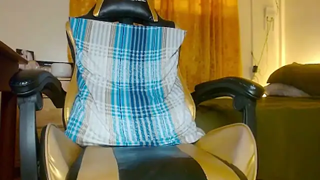 Yukikawaii online show from 11-13-25, 05:39