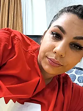 Snapshot of Emma_Muller32 chatting on 10-03-25, 01:24 Emma Muller32 online show from 10-03-25, 01:24