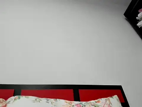 Snapshot of suuzykiss chatting on 01-15-25, 06:12 suuzykiss online show from 01-15-25, 06:12