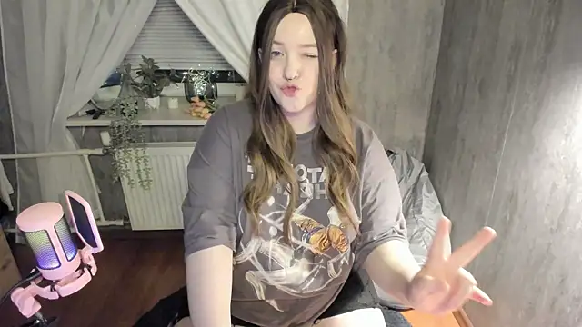 Sophia Edwards online show from 02-01-25, 06:08