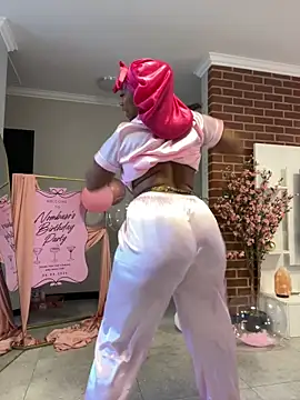 CurvyDesire1 online show from 04-28-26, 06:18