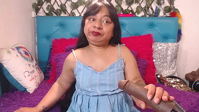 SARAWILLS online show from 04-24-26, 02:30