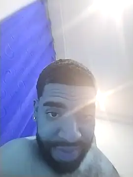 Snapshot of Aroon_Stonne chatting on 12-23-24, 03:29 Aroon Stonne online show from 12-23-24, 03:29