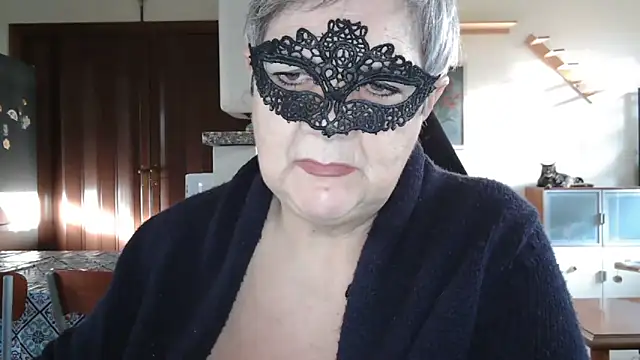 Snapshot of simona60 chatting on 01-13-25, 02:11 simona60 online show from 01-13-25, 02:11