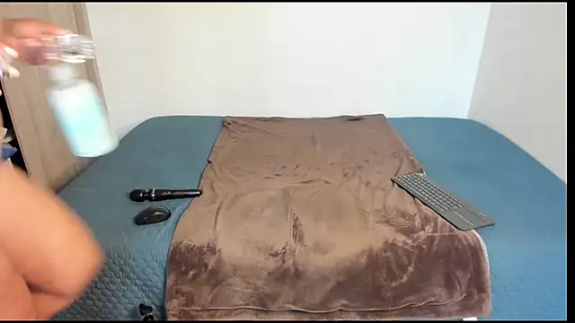 AmeliPonce online show from 03-26-26, 02:00