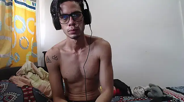 Snapshot of alisterxxx chatting on 02-01-25, 02:56 alisterxxx online show from 02-01-25, 02:56