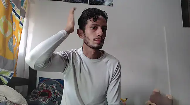 Snapshot of alisterxxx chatting on 03-07-25, 01:40 alisterxxx online show from 03-07-25, 01:40