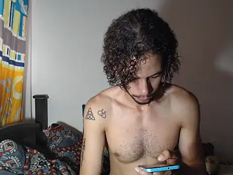 Snapshot of alisterxxx chatting on 09-28-25, 11:59 alisterxxx online show from 09-28-25, 11:59