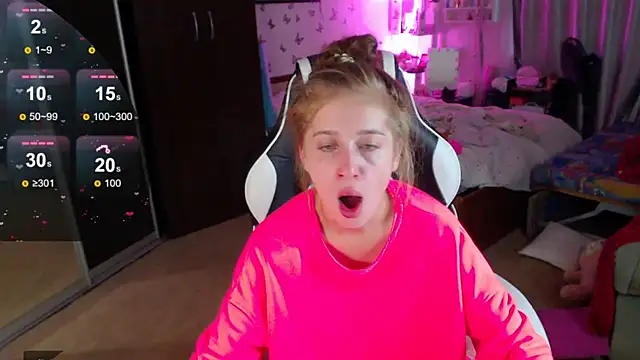 Kira honeyy online show from 07-25-26, 10:02