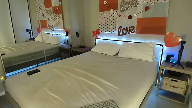 MikyFoxx online show from 02-18-25, 02:49