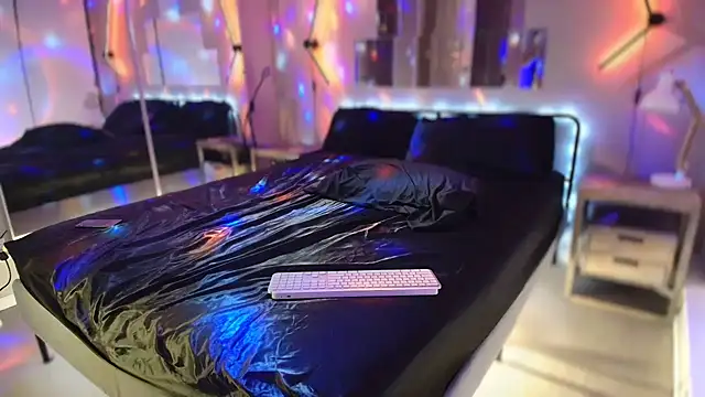 MikyFoxx online show from 12-20-25, 05:58