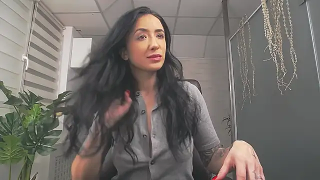 GlamKate online show from 12-15-25, 04:28