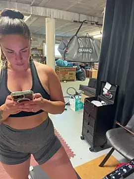 Clara-xoxo online show from 04-21-26, 08:31