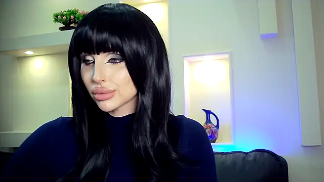 Snapshot of Lady_Joli chatting on 11-14-25, 08:18 Lady Joli online show from 11-14-25, 08:18